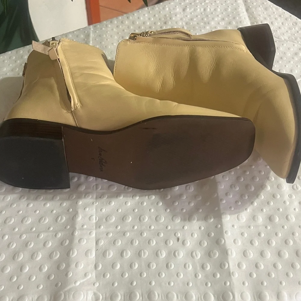 Sam Edelman Cream Ankle Booties - Picture 4 of 6